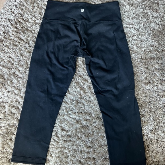 GUC Lululemon crop tights ¾ length reversible sz 6 - Picture 1 of 3